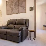 Canonica Home, In The Heart Of The City