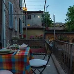 Capo Di Lucca Home - In The Historical Center With Terrace
