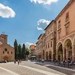 Santo Stefano Elegant Apartment By Wonderful Italy