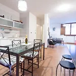 Realkasa Moline Apartment