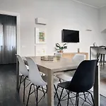 Opera Residence