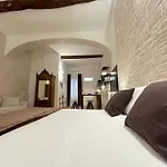 No Name Prestige Apartment