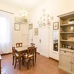 Mercanzia Apartment, Palazzo Storico sotto le Due Torri