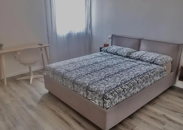 Modern Centraal Gelegen Appartement In Bologna.