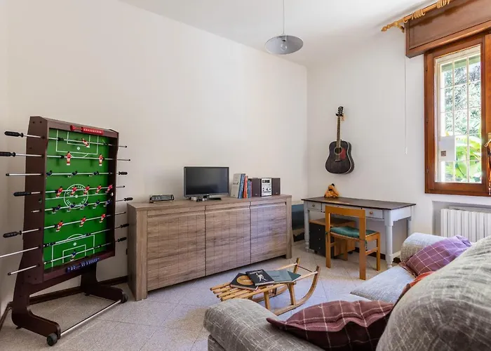 Classic Style Apartment By Wonderful Italy