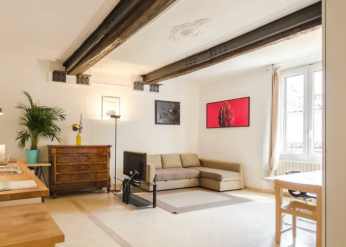 Petroni Apartment