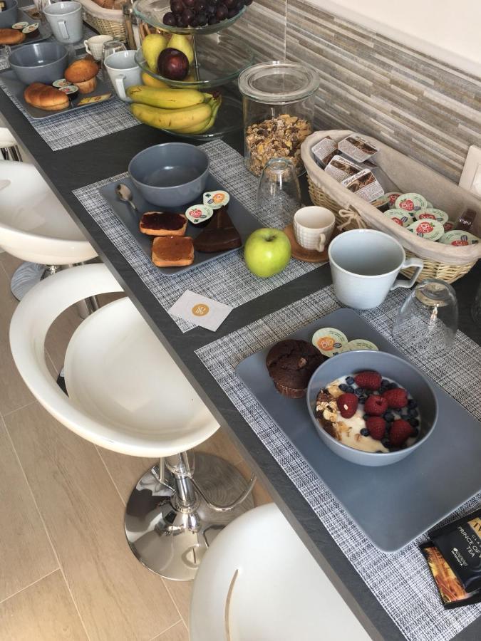 Bed & Breakfast Station *