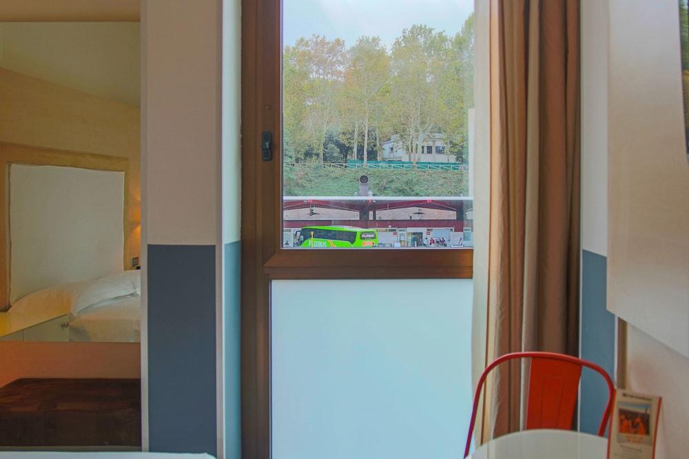 Hotel 4 Viale Masini