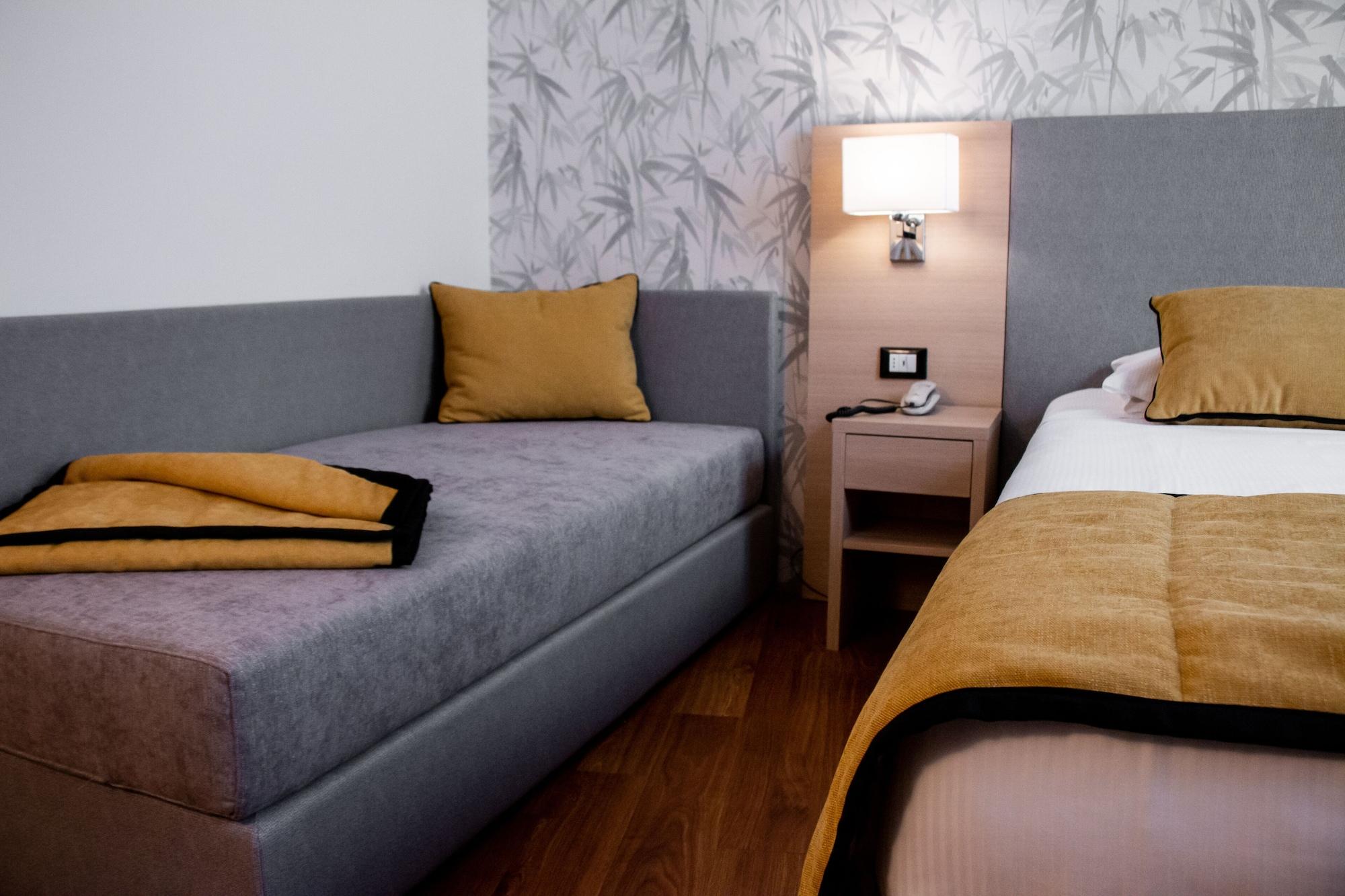 Accademia Hotel 3*