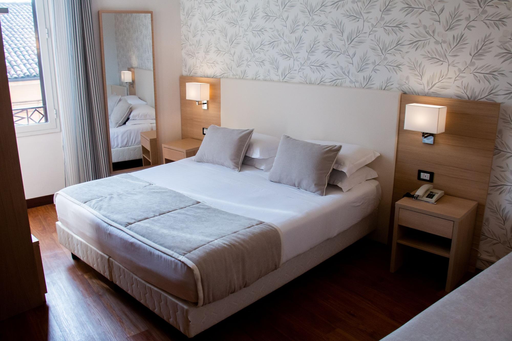 Accademia Hotel 3*