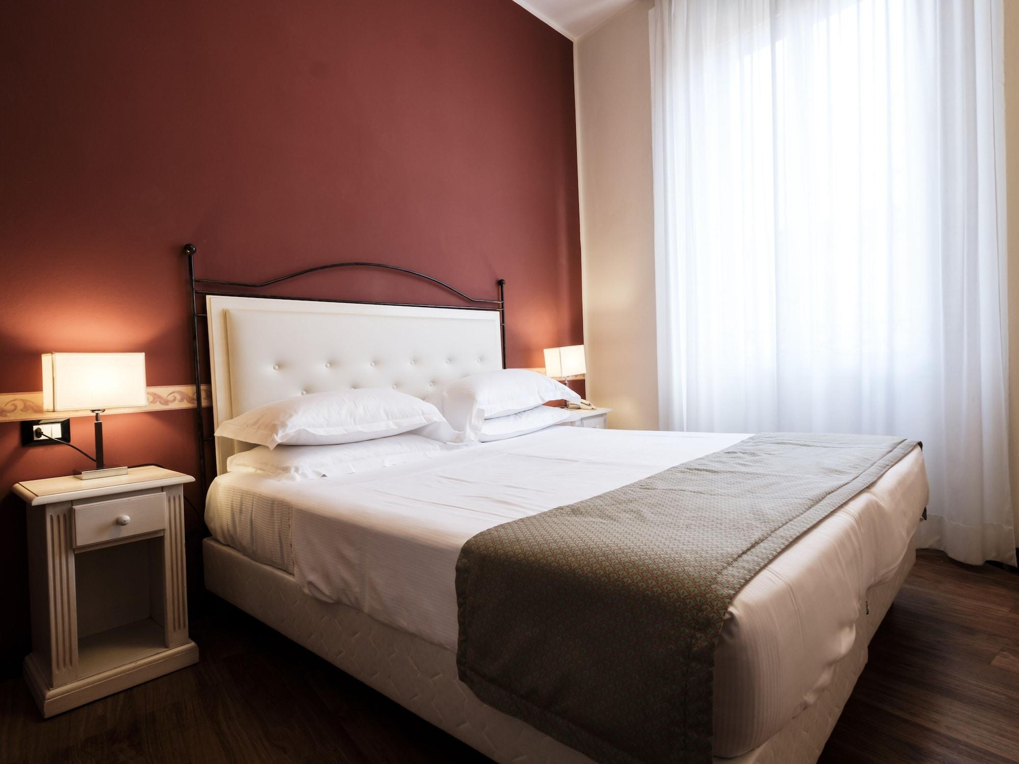 Hotel Accademia 3*