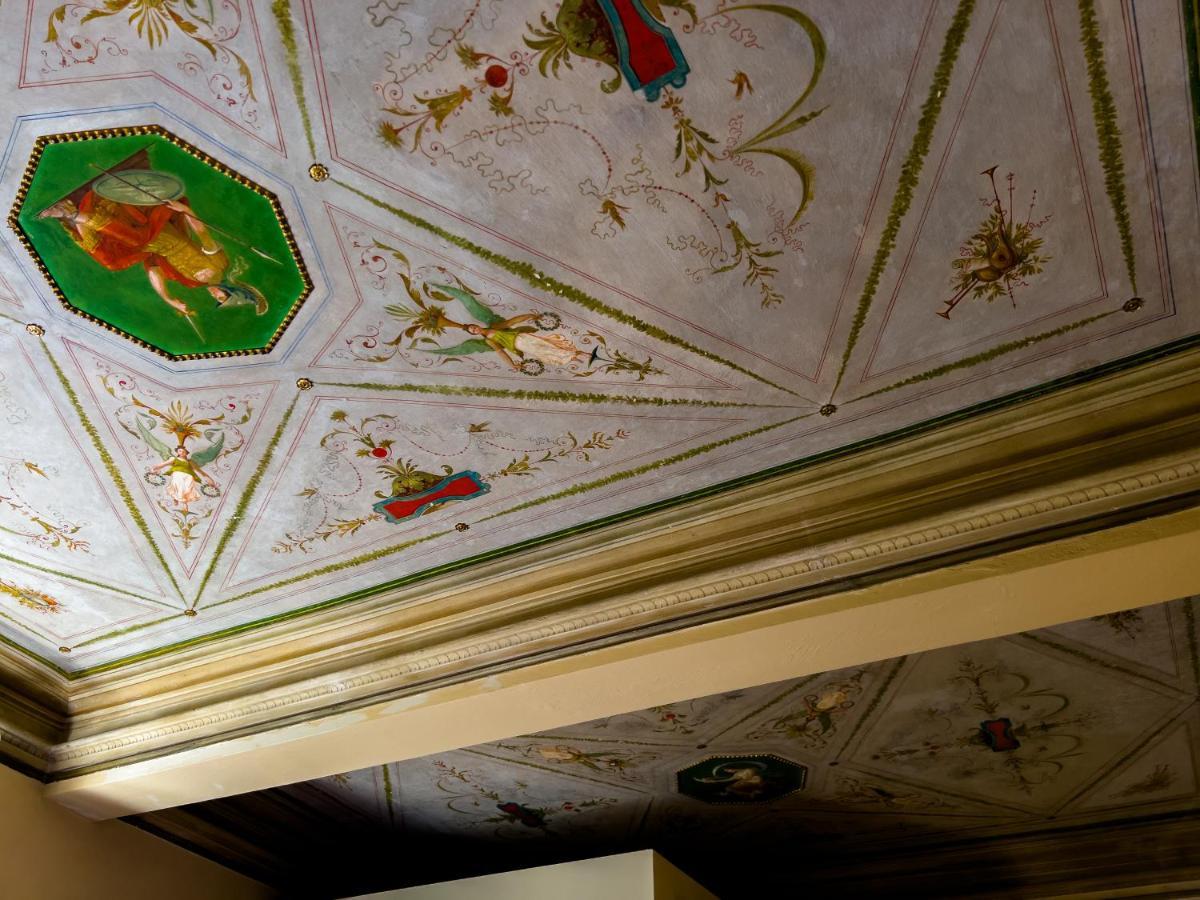 Apartment Casa Museo Sotto Gli Affreschi Del 1800