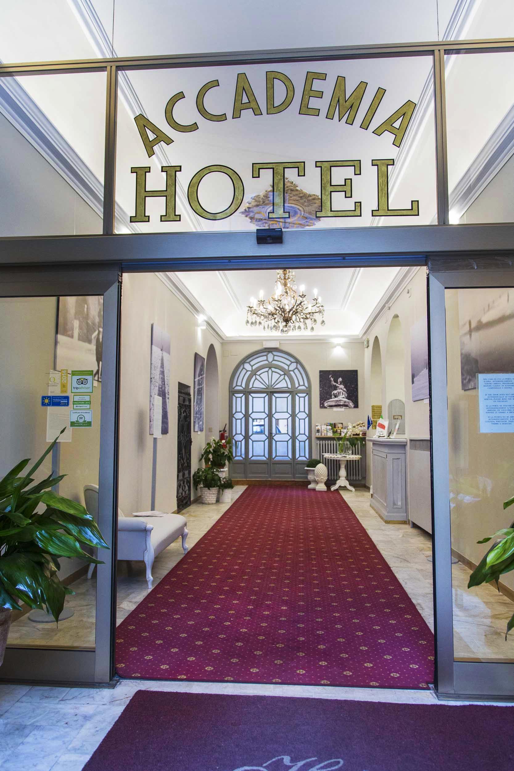 Hotel Accademia 3*