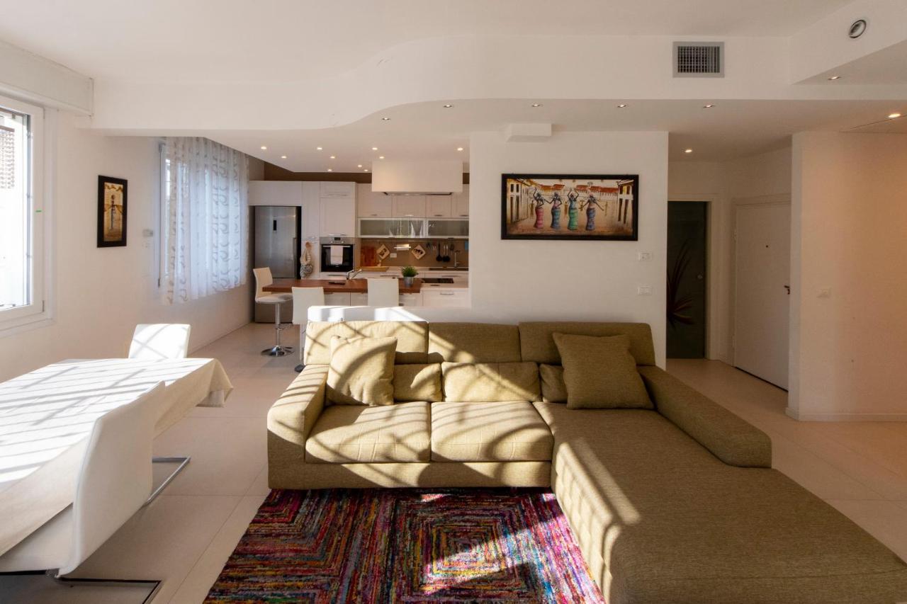 Housmart Berengario 22 Apartment *
