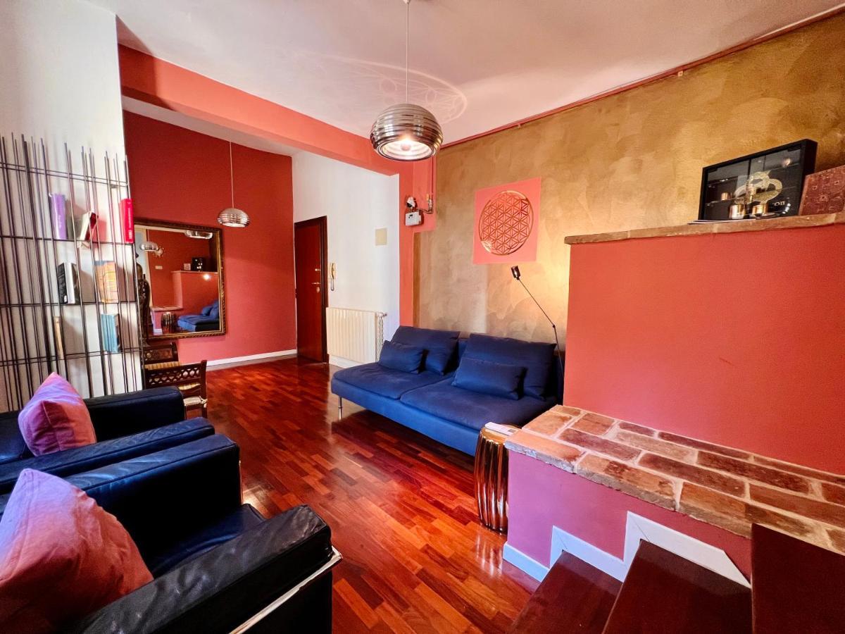 House Of Chariot - In The Heart Of Apartment *