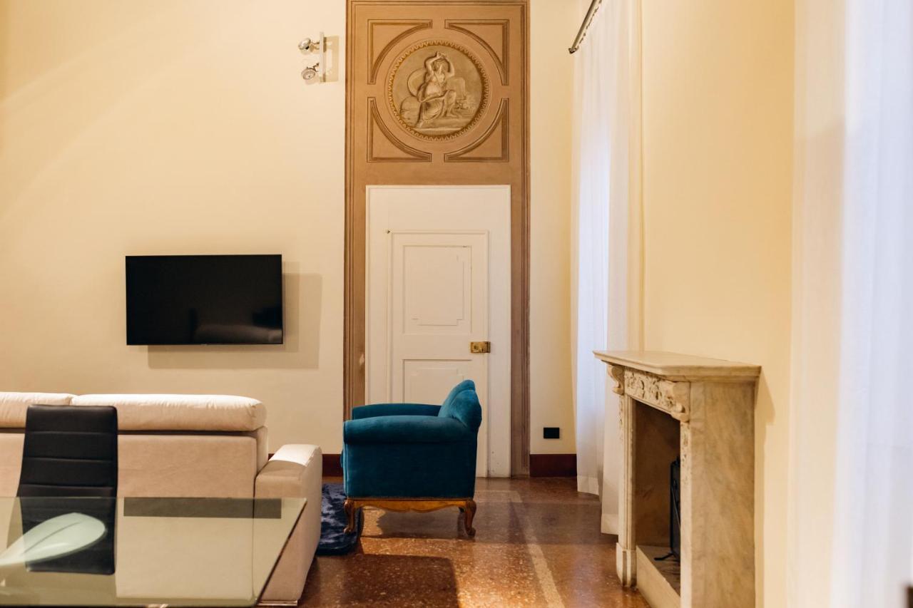 Apartment Private Parking Centro Storico: L'affresco
