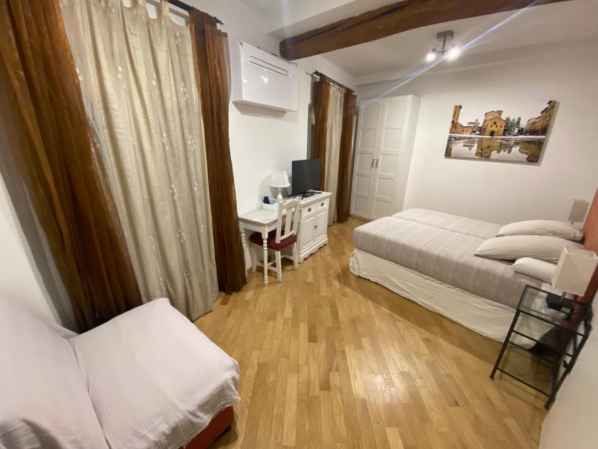 Guest house B&B And Home La Piazzetta Della Pioggia