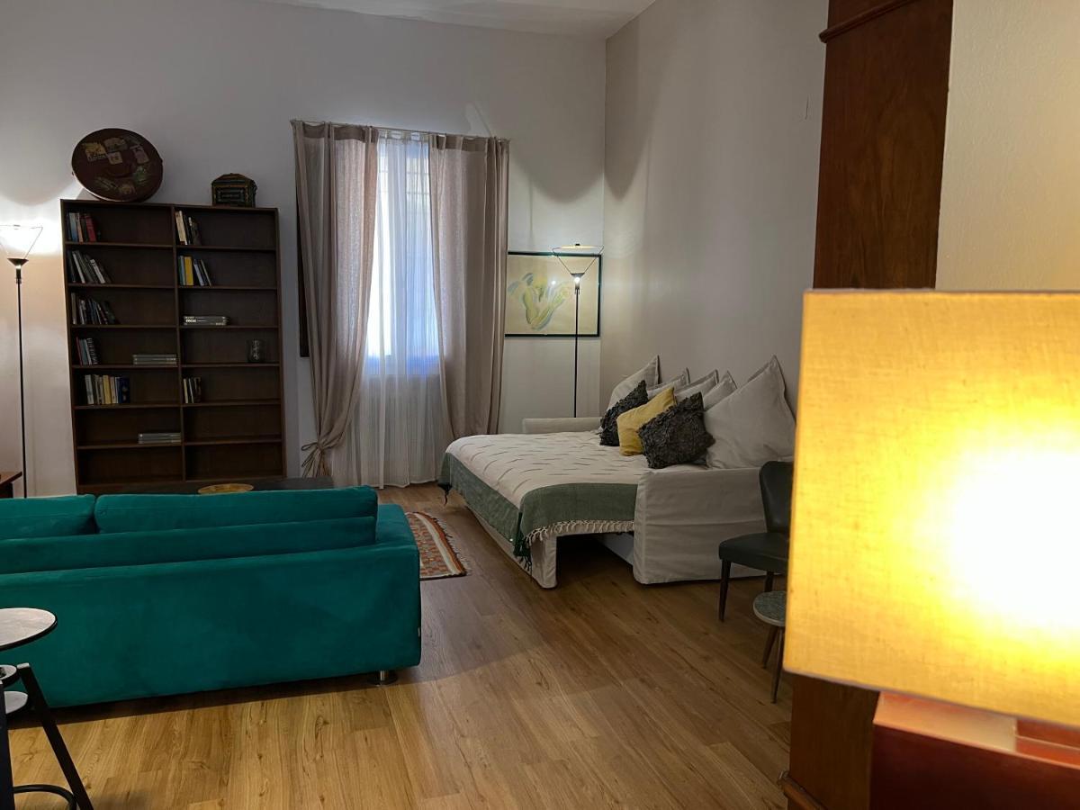 Housmart Senzanome 9/3 Apartment *
