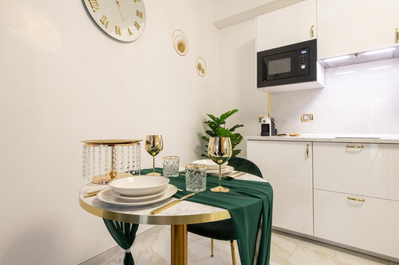 Fashion Gold With Jacuzzi & Car Garage Appartement
