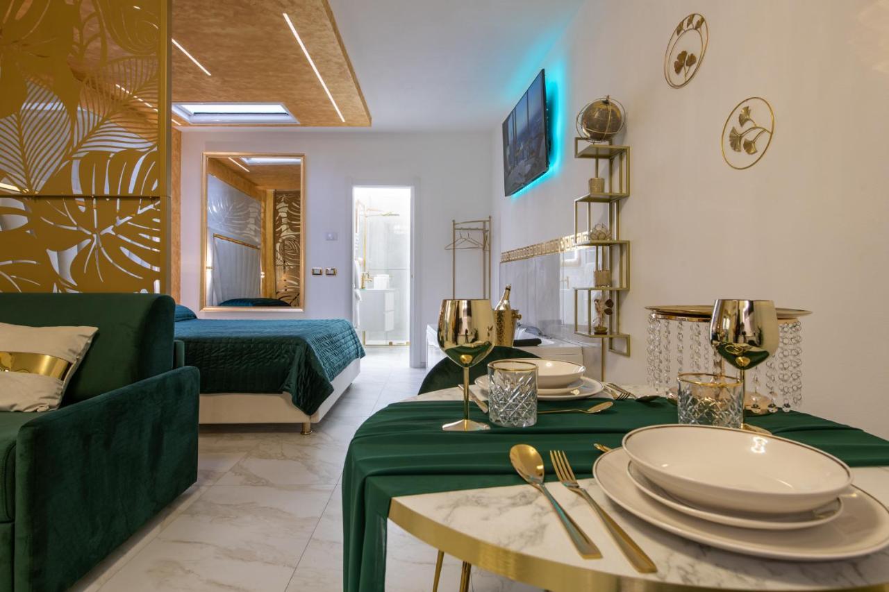 Fashion Gold With Jacuzzi & Car Garage Appartement