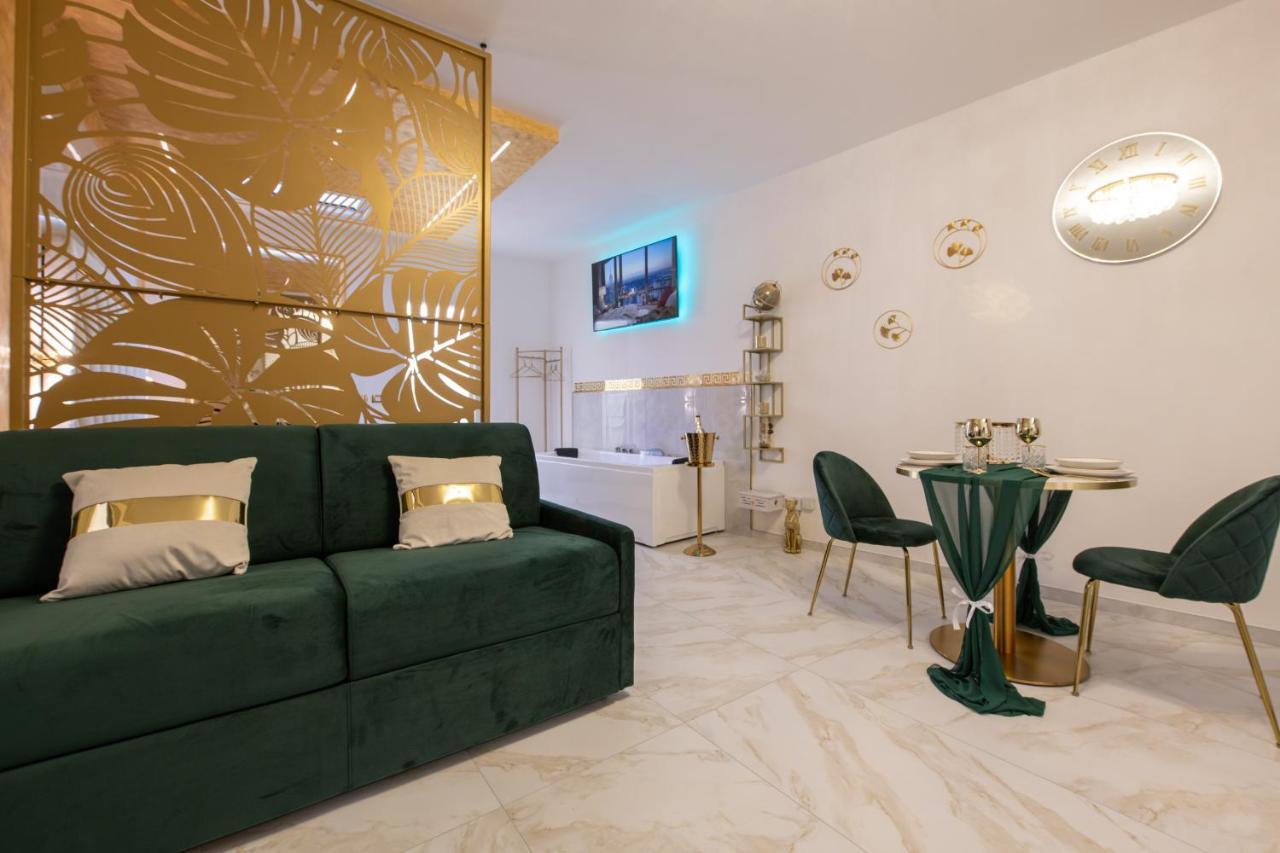 Fashion Gold With Jacuzzi & Car Garage Appartement