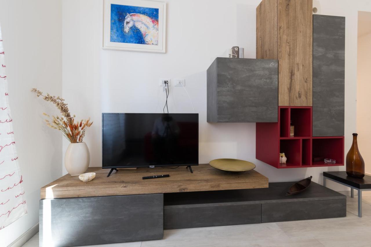 Capo Di Lucca - In The Historical Center With Terrace Appartement