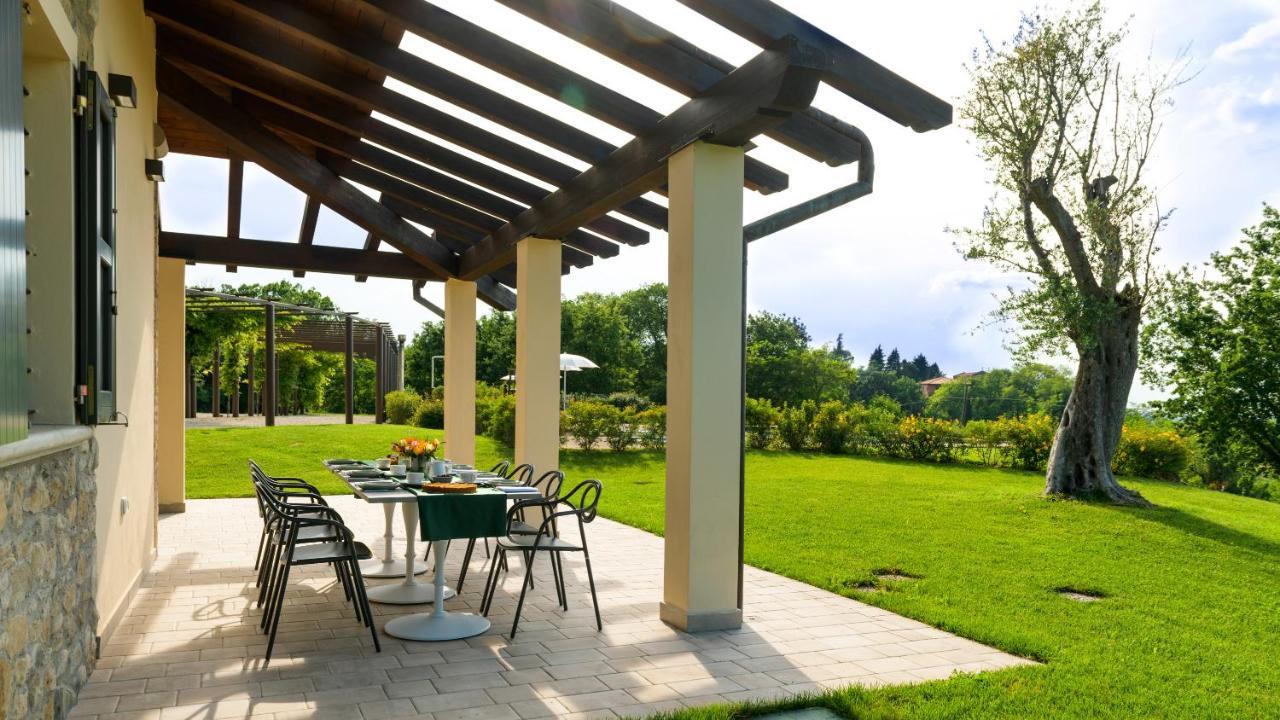 Pergola 8, Emma