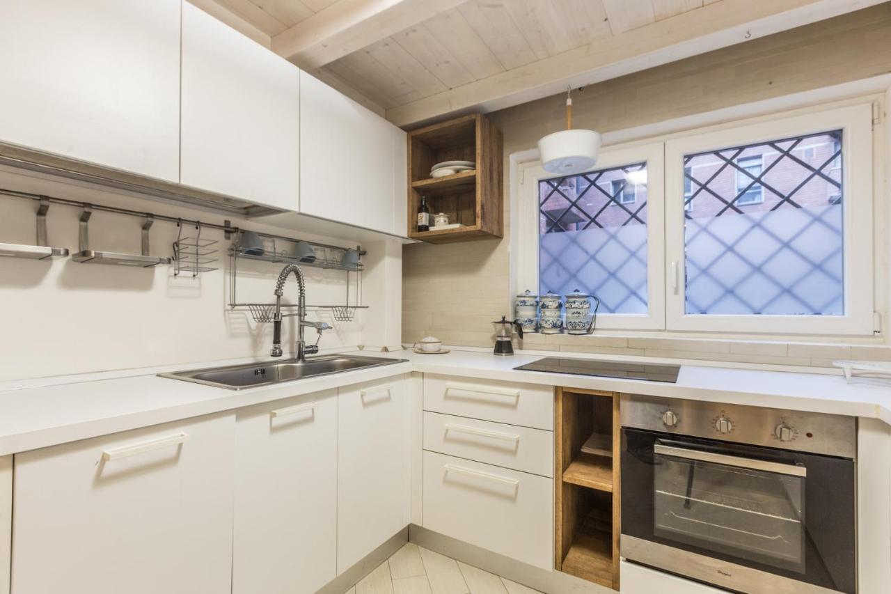 Apartment All'ombra Della Luna, By Short Holidays Bologna