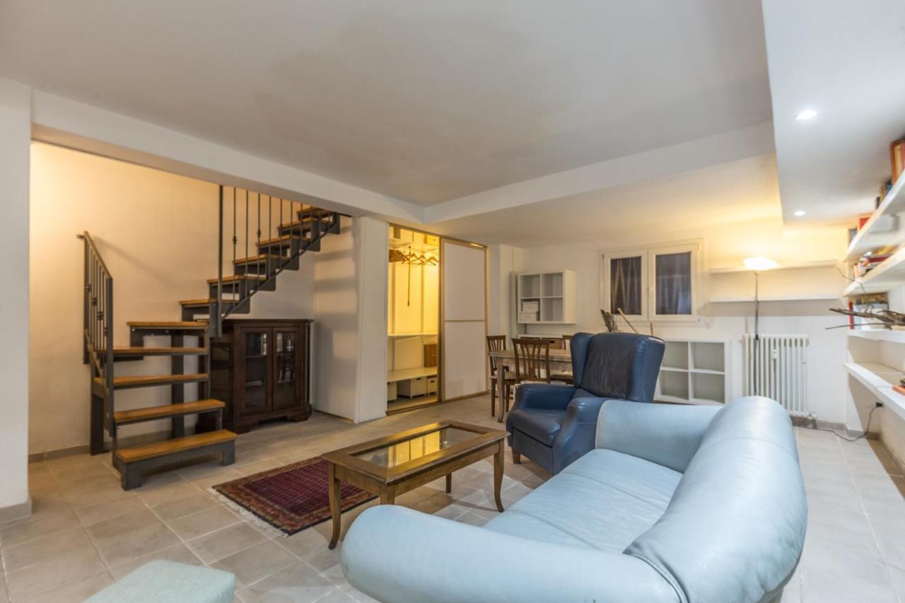 All'ombra Della Luna, By Short Holidays Apartment Bologna