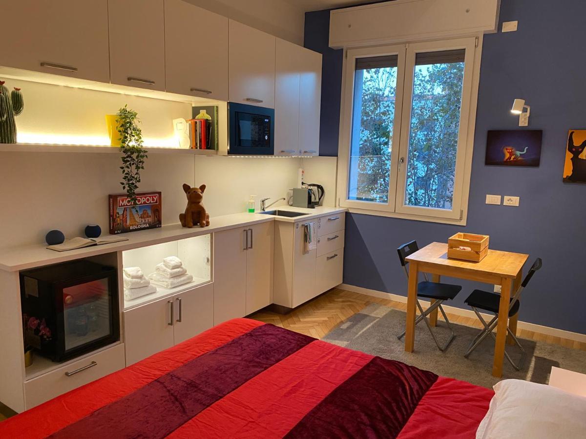 Frühstückspension Tra Le Torri - Ampia Stanza Privata In Con Bagno Privato Accessibile Da Corridoio