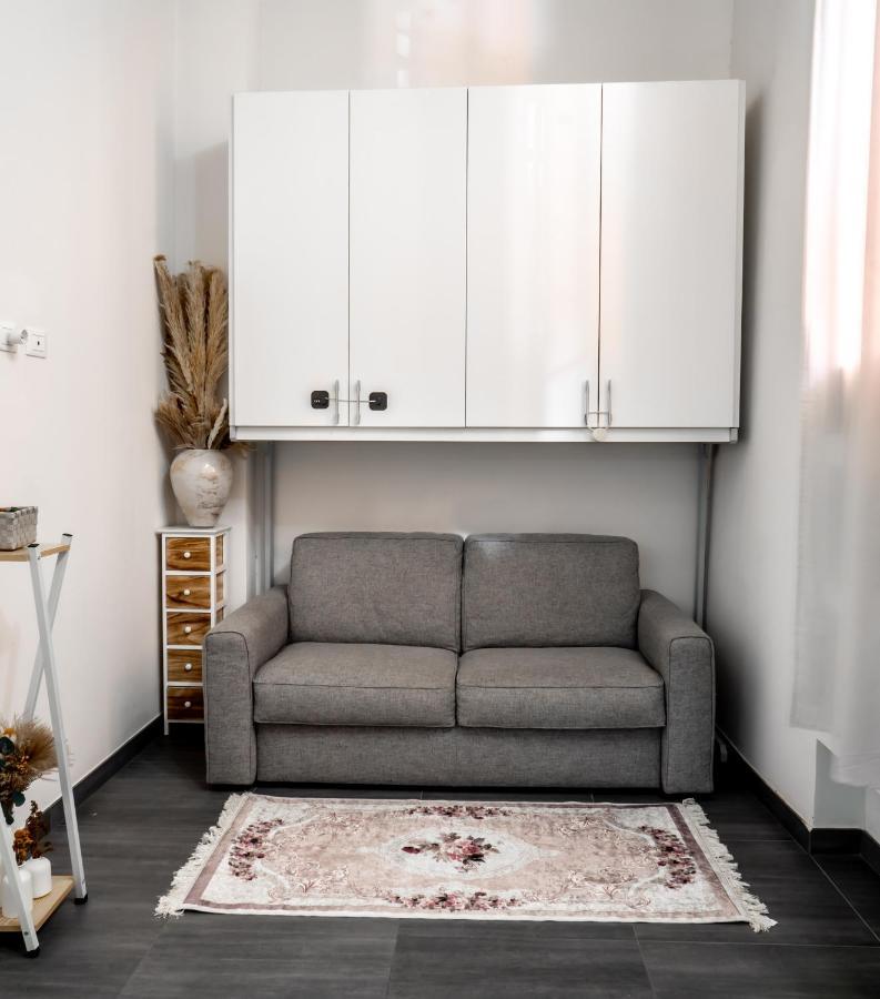 Apartment Charming Frescoed Loft Bologna