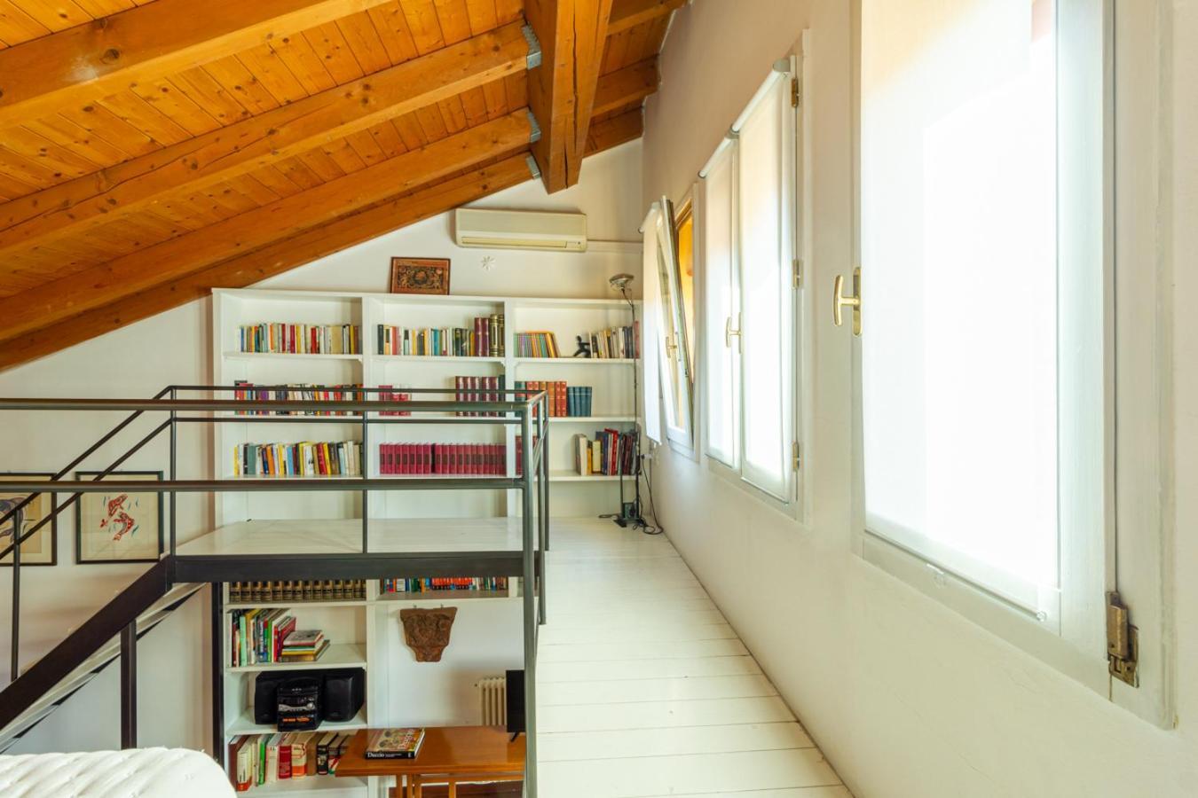 Apartment Casa Pegaso In Canton De Fiori Bologna