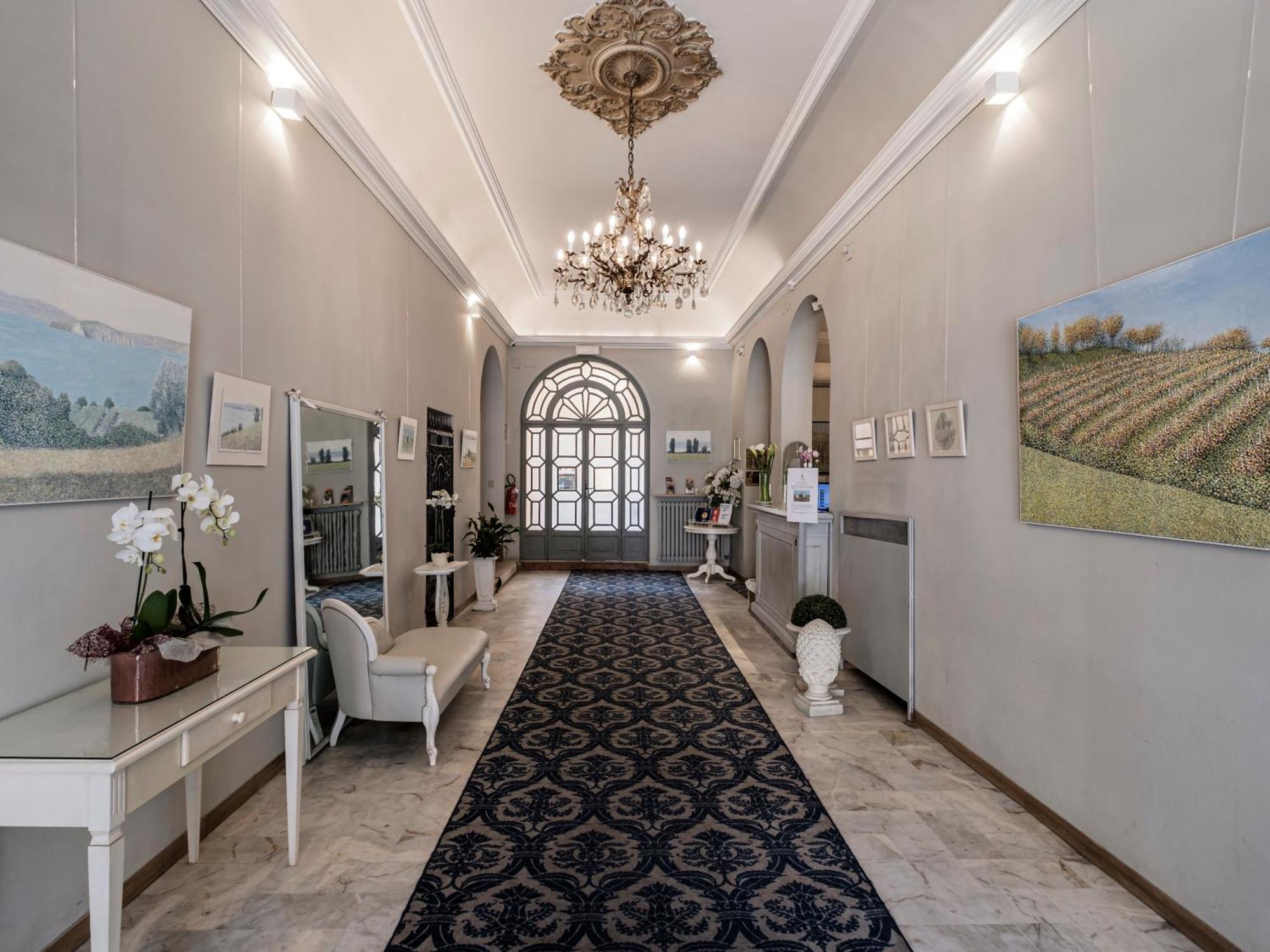 Accademia Hotel 3*