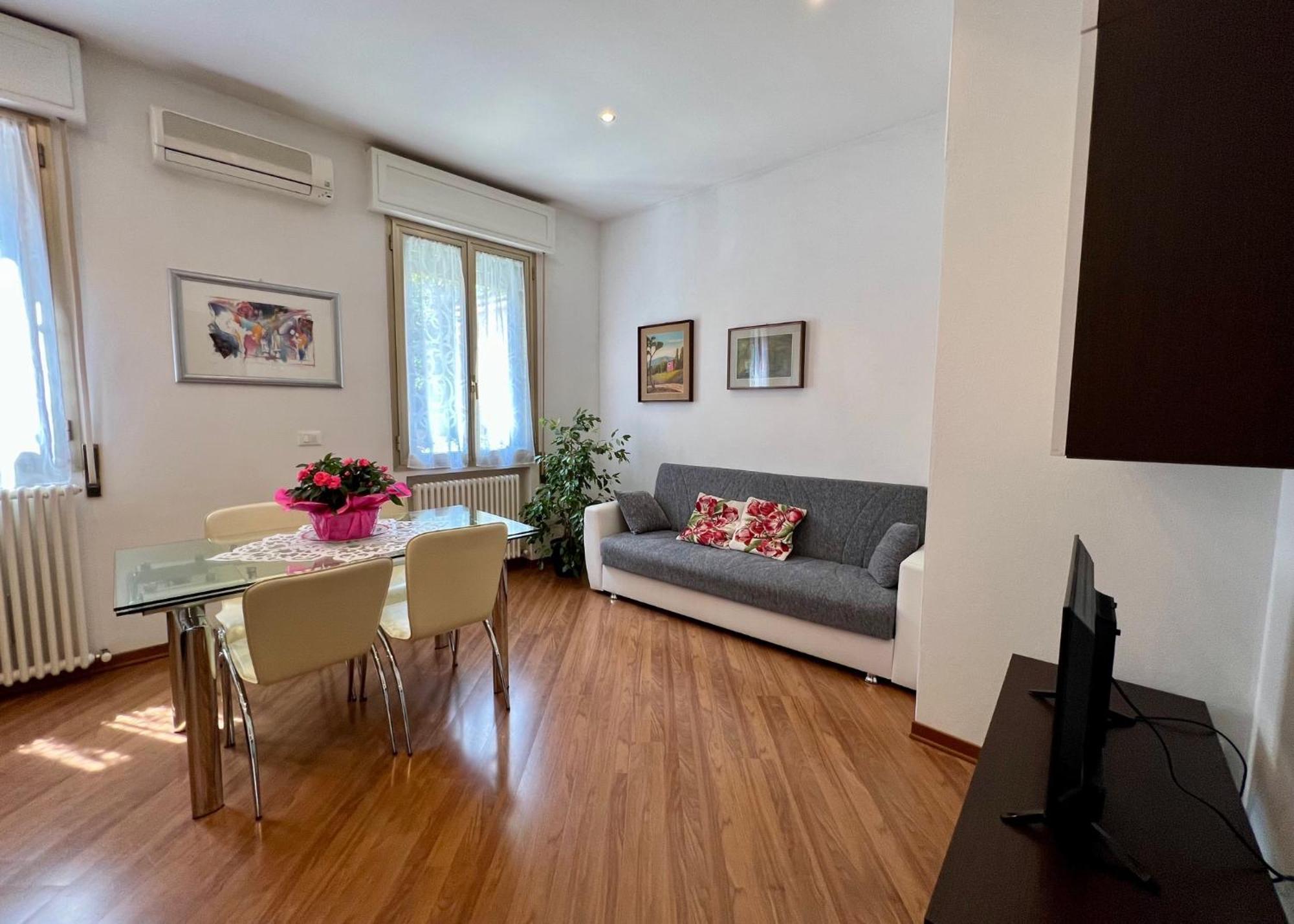 Charming Near Saragozza Apartment Bologna