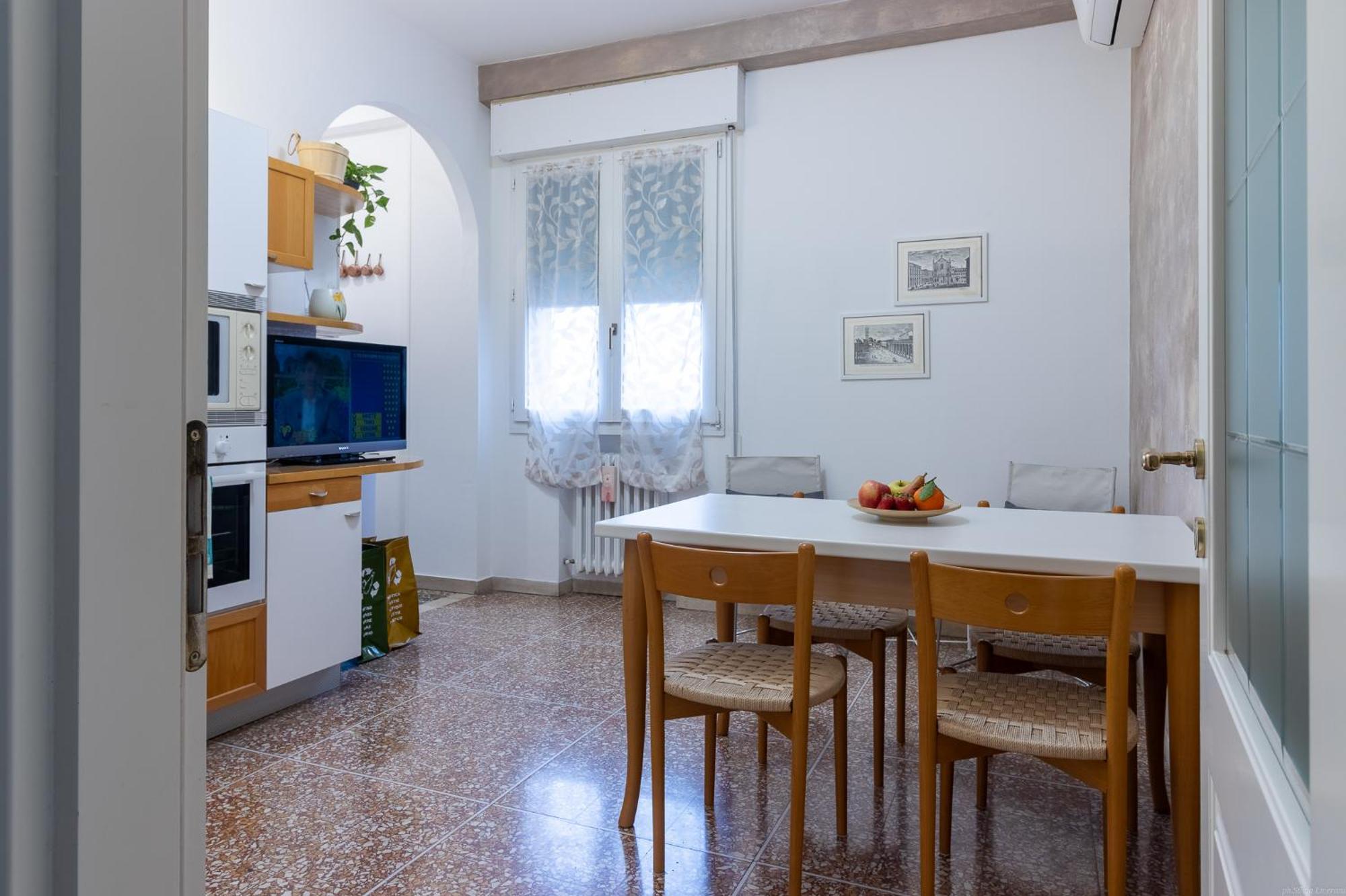 Housmart Galeotti 16 Apartamento