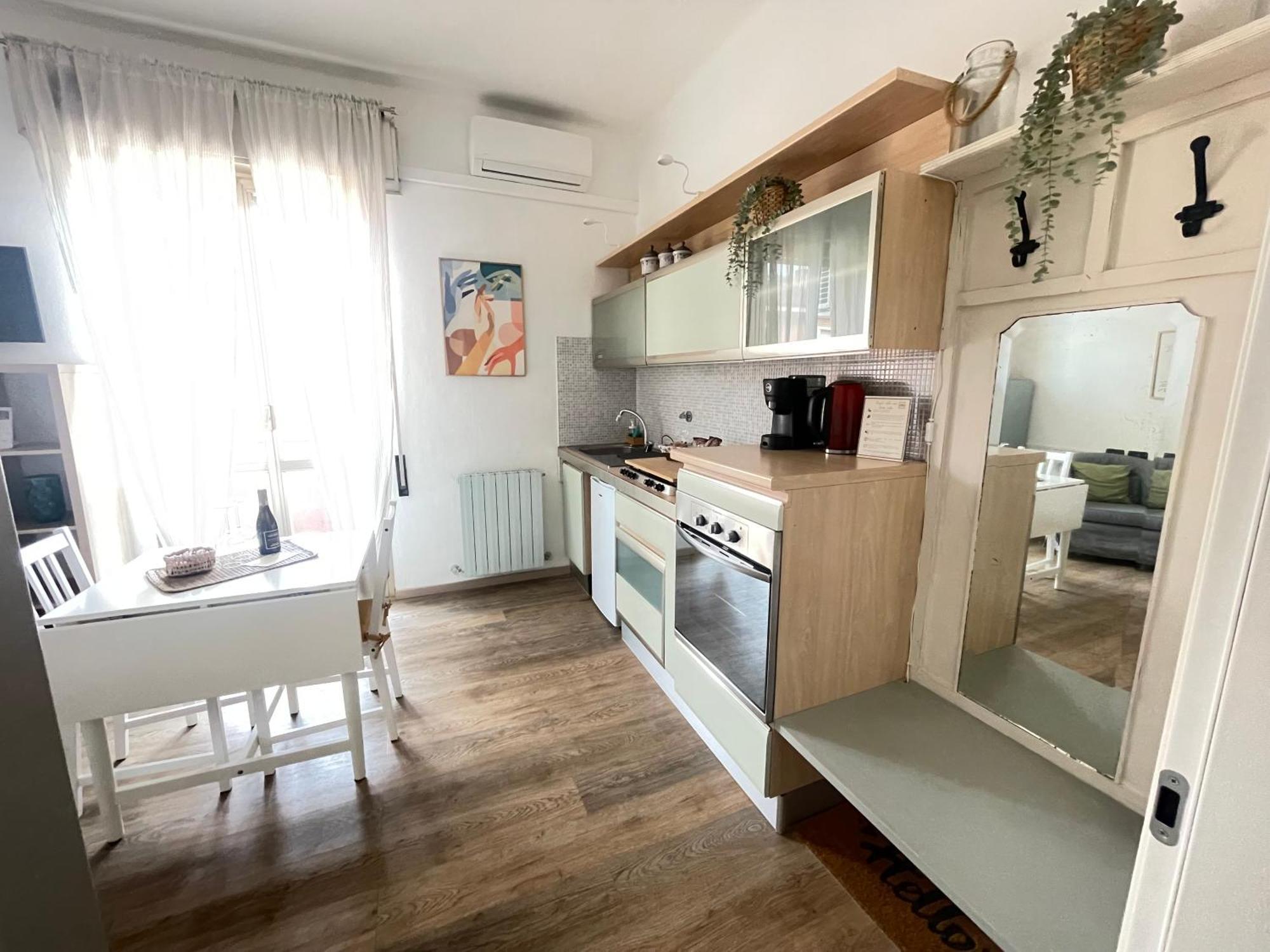 Eraora Apartrooms - Station Apartment