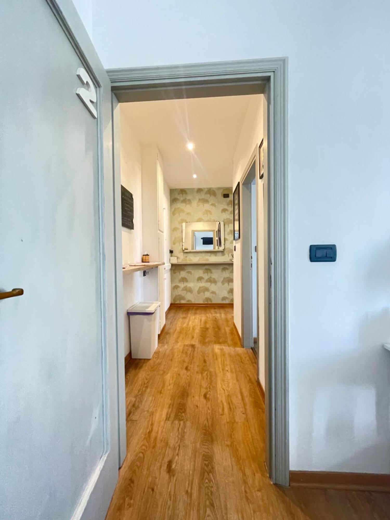 Eraora Apartrooms - Station Apartment