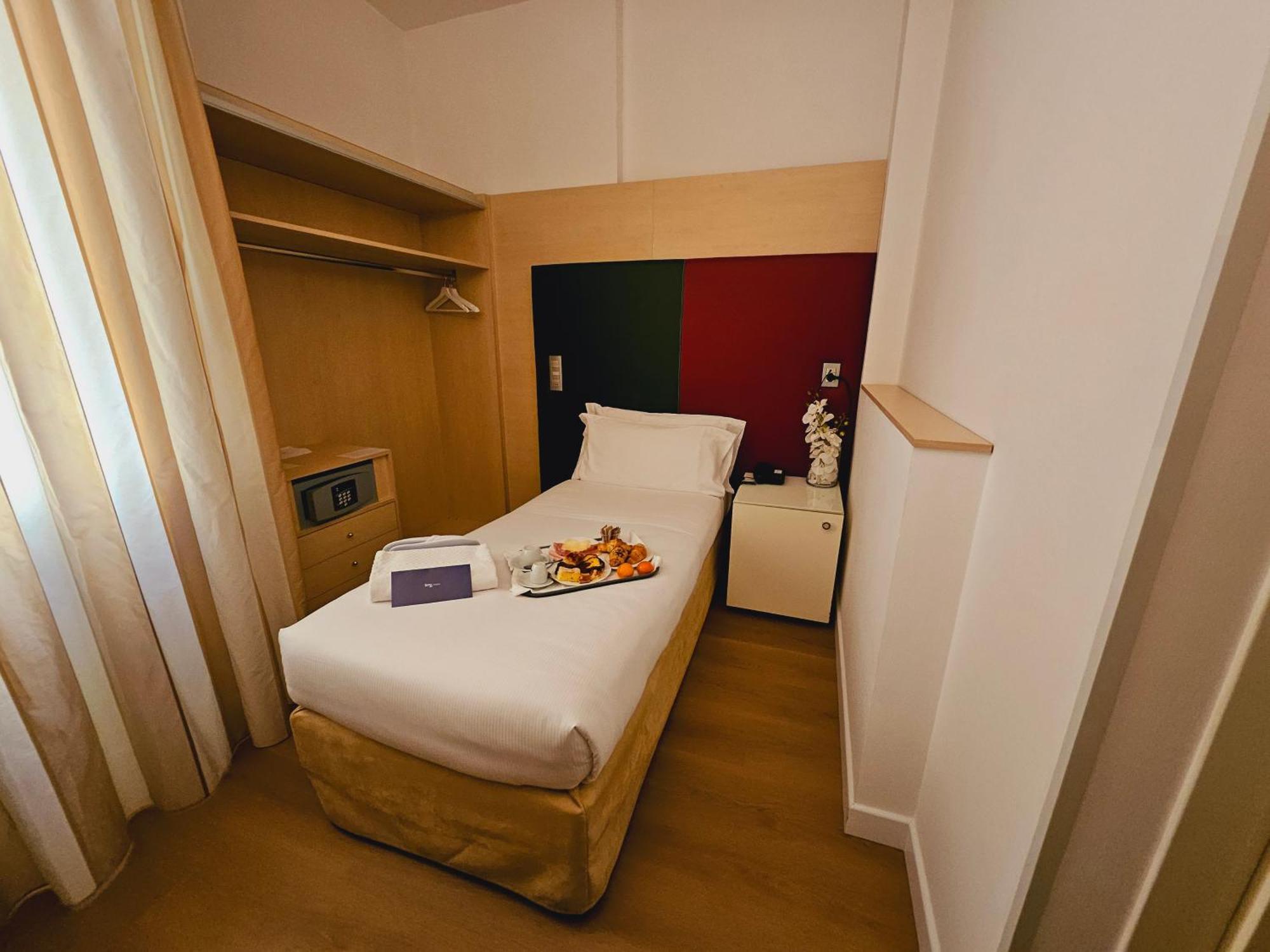 4 Viale Masini Hotel 4*