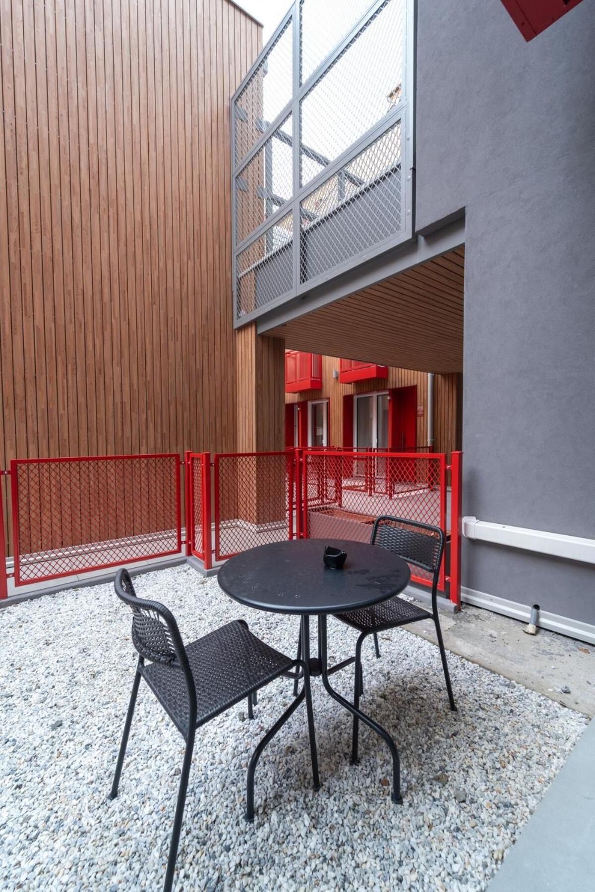 Homeby, Mascarella Patio *