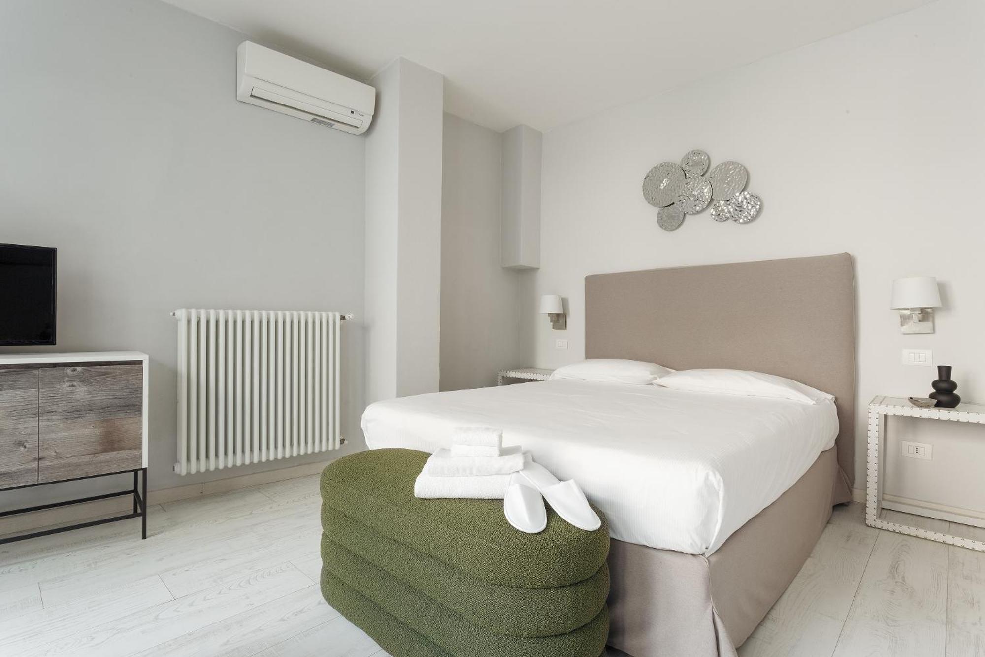 Opera Apartment *