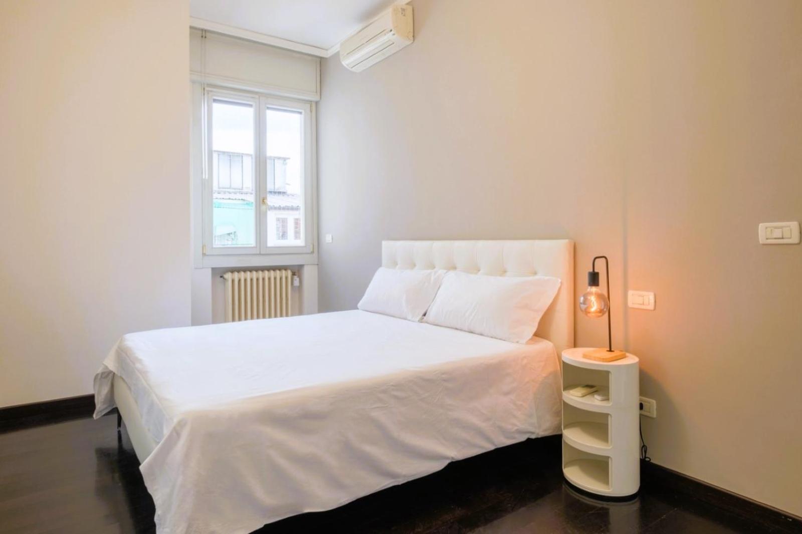 Elegant Penthouse With A View Of The Two Towers And Piazza Maggiore Apartment