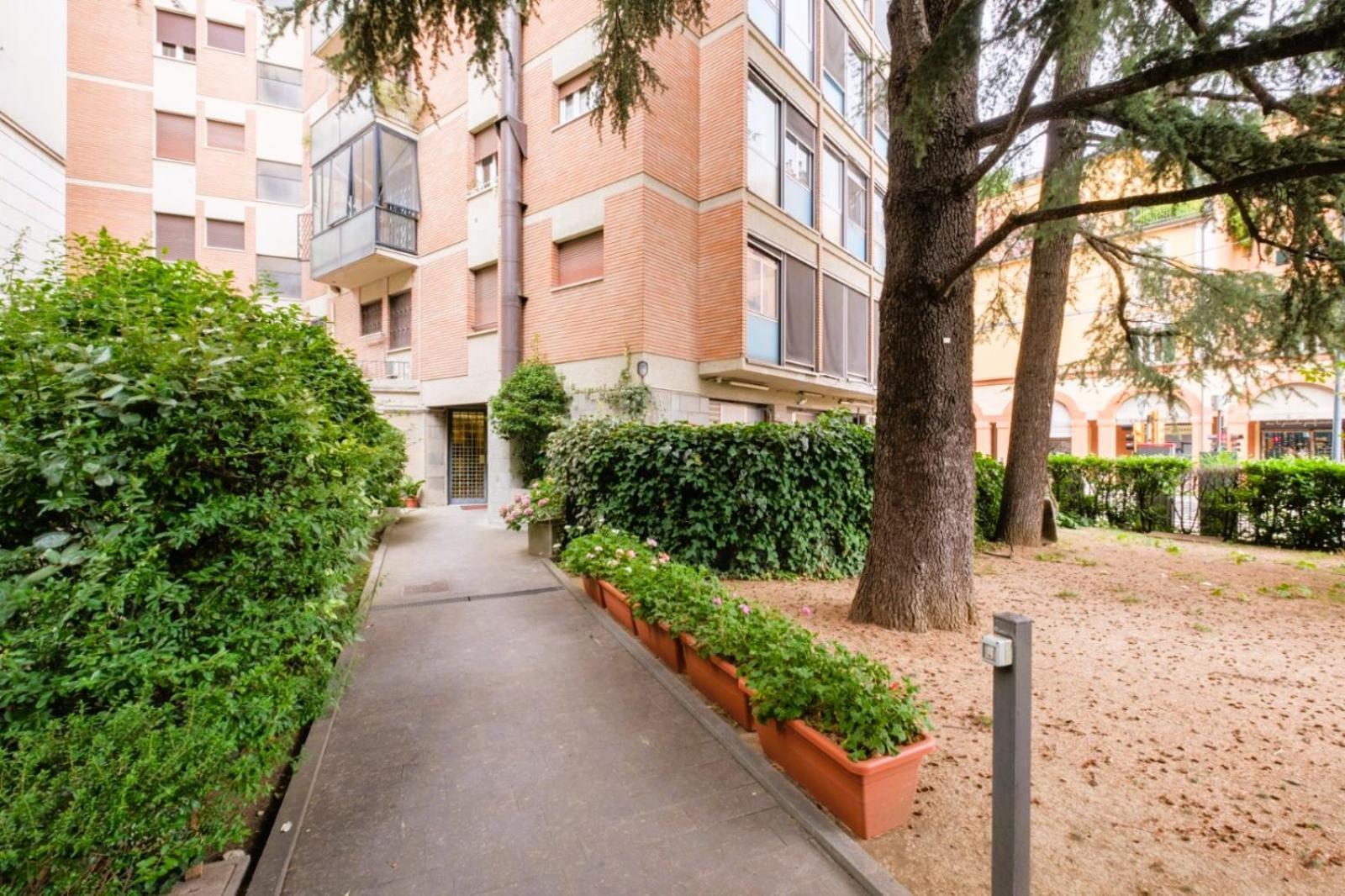 Apartment Elegant Penthouse With A View Of The Two Towers And Piazza Maggiore