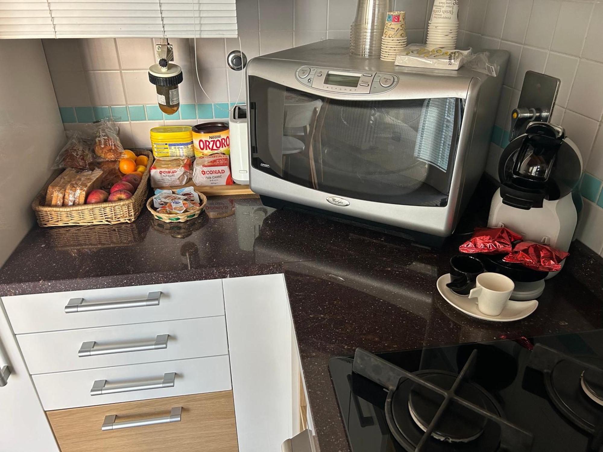 Acomodação com café da manhã  Futura *