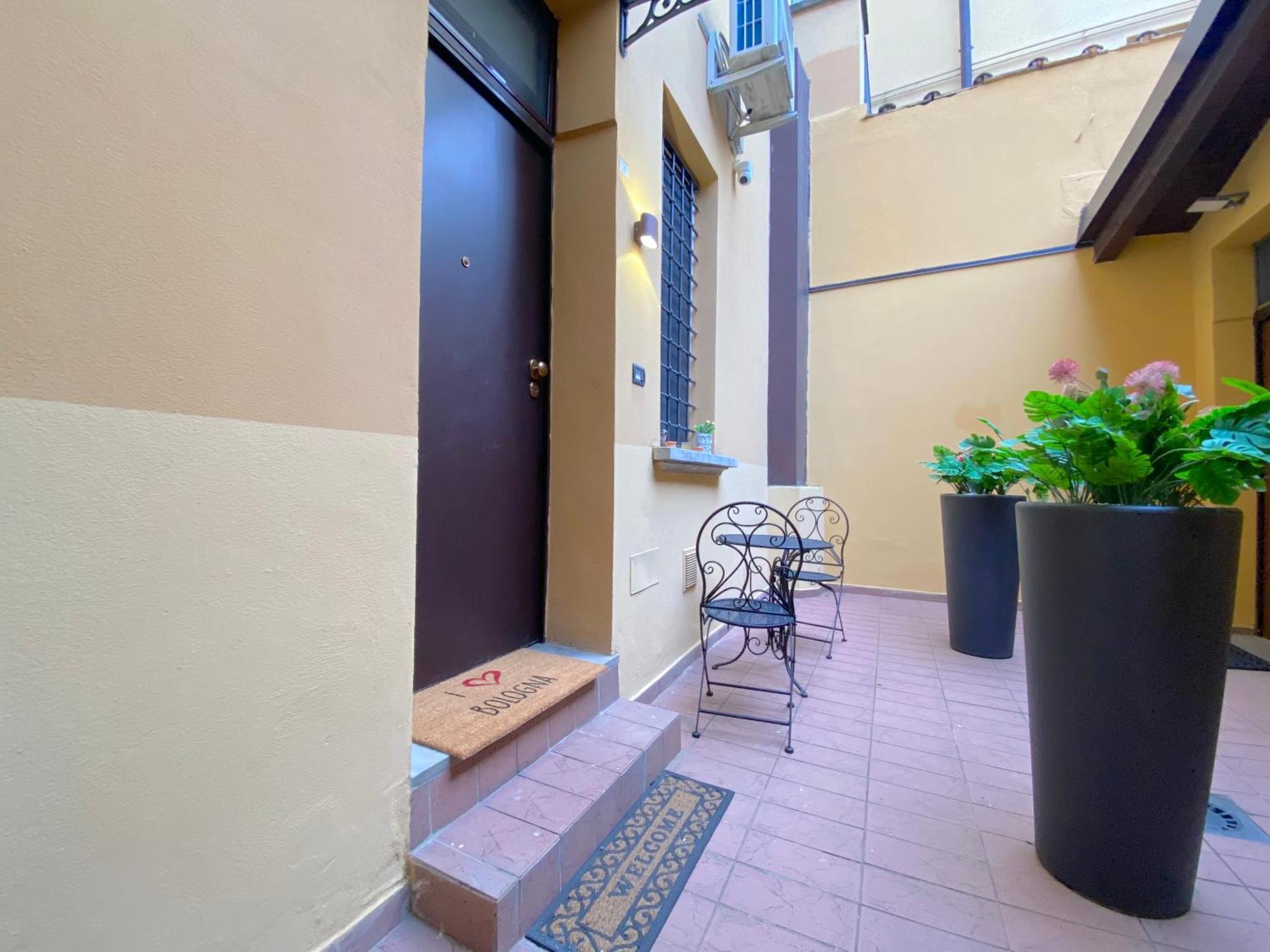Apartment No Name Prestige Bologna