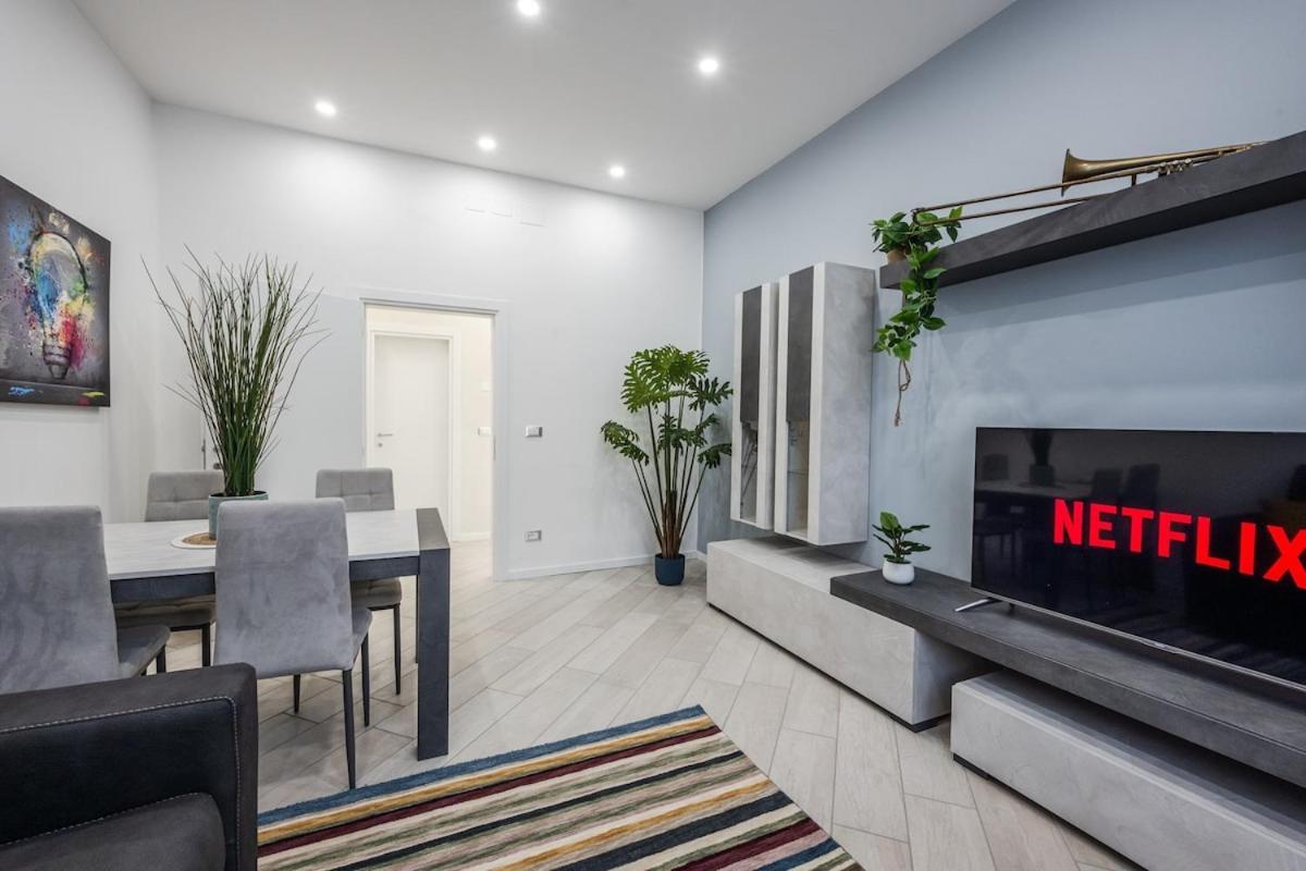 Apartment Train Station Deluxe 3 Bath *
