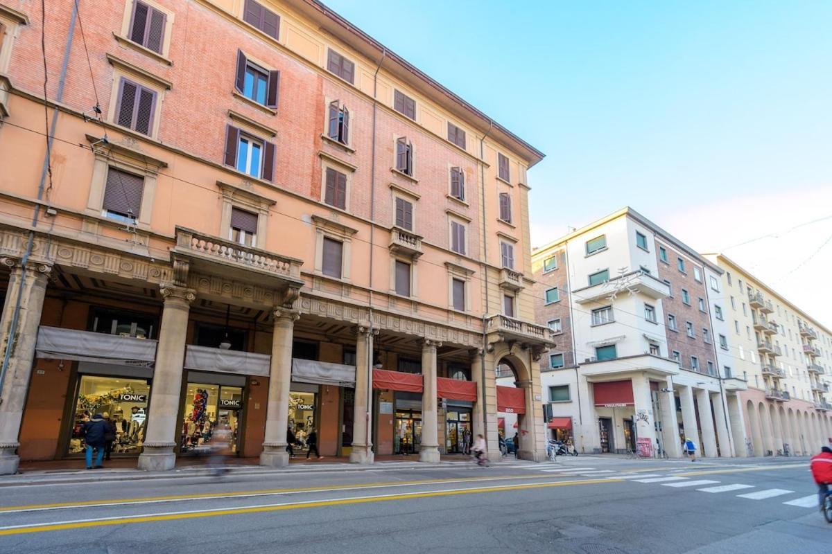 Train Station Deluxe 3 Bath Apartment *