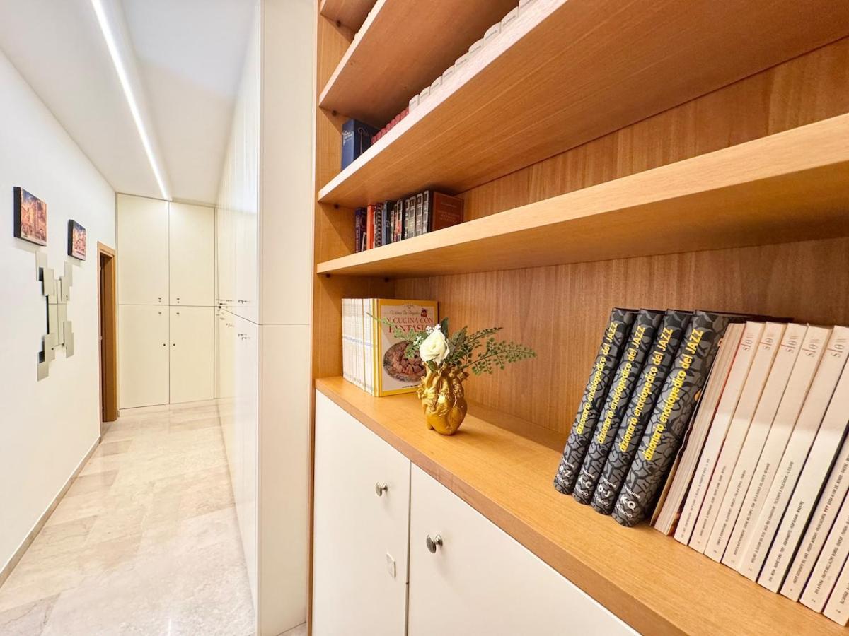 Armonia House - 2 Minutes From The Station Apartment