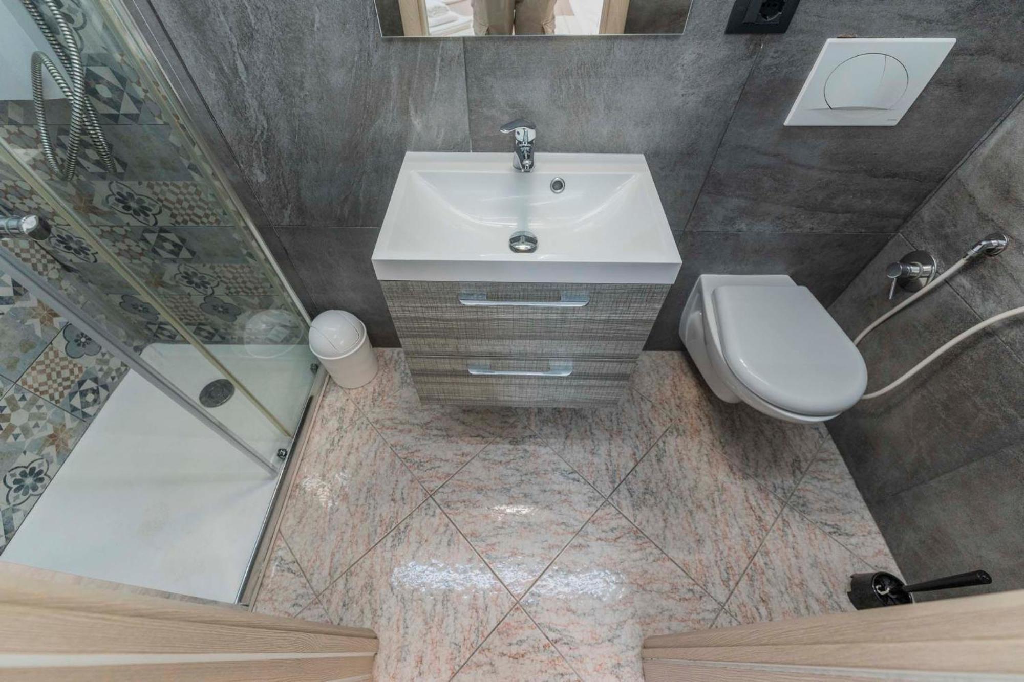 Aparthotel Fioravanti - San Luca & Genesis House, A Pochi Passi Dalla Stazione, Vicino Al Cuore Di Bologna