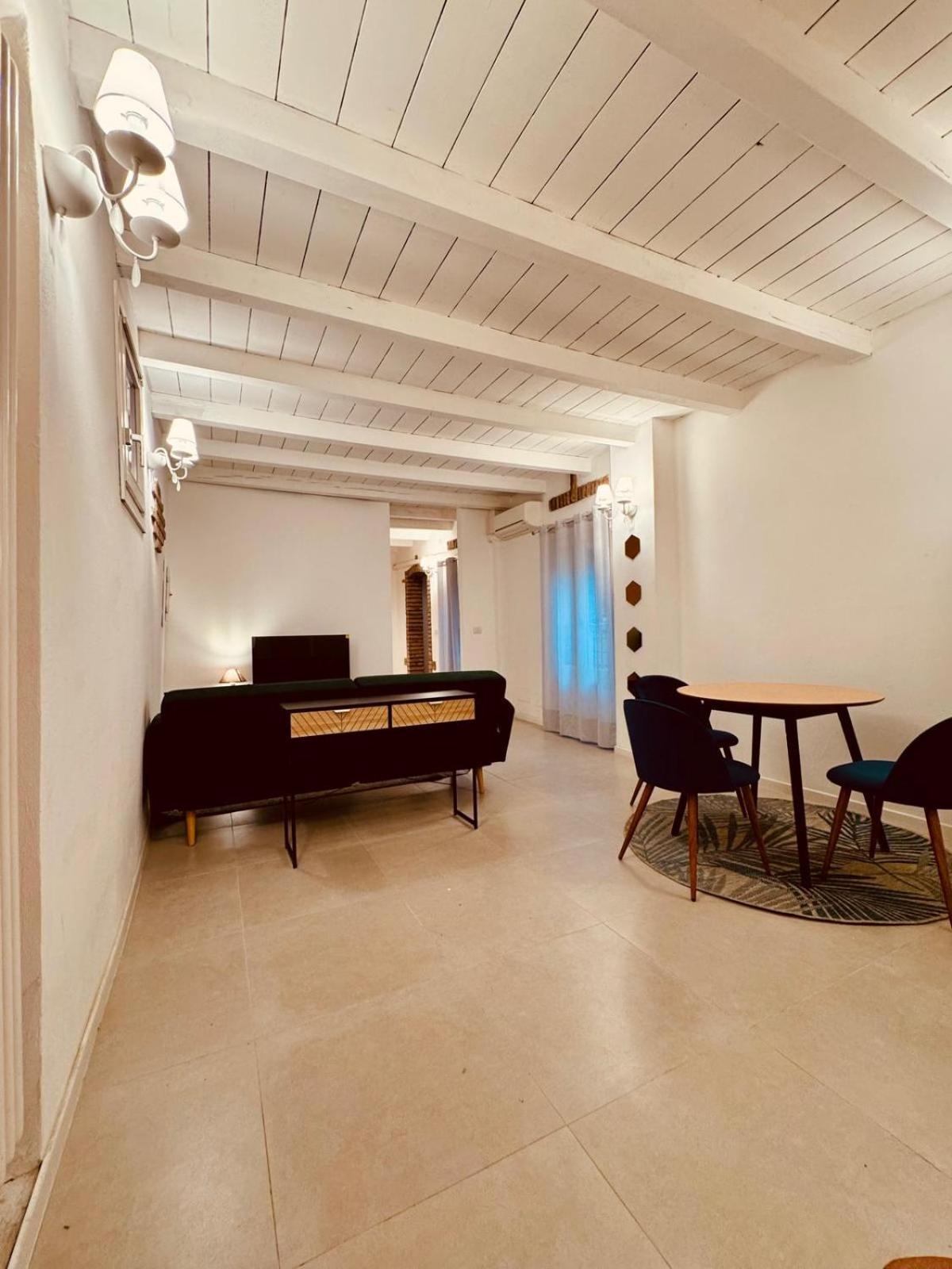 Apartment Collegio Di Spagna The Place
