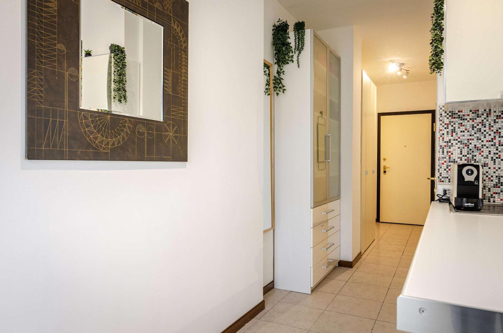 Large And Bright In The Heart Of Apartment